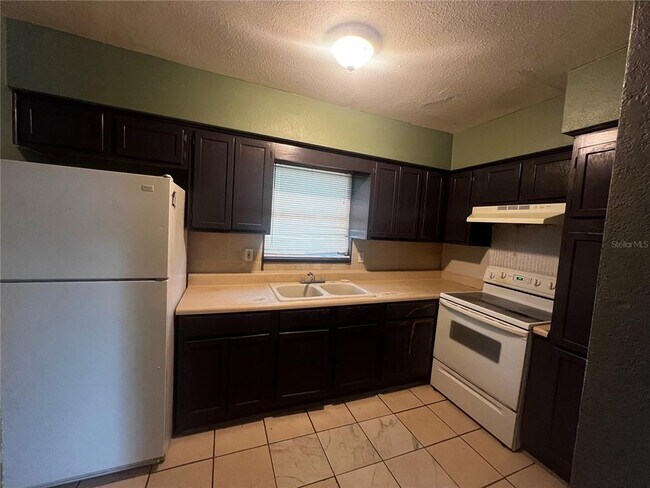 Building Photo - 5520 Riordan Way