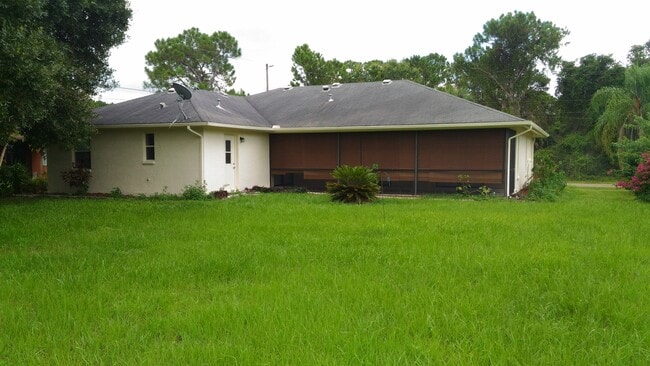 Building Photo - 4554 Targee Ave