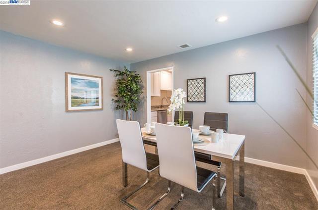 Building Photo - 36050 Pizarro Dr