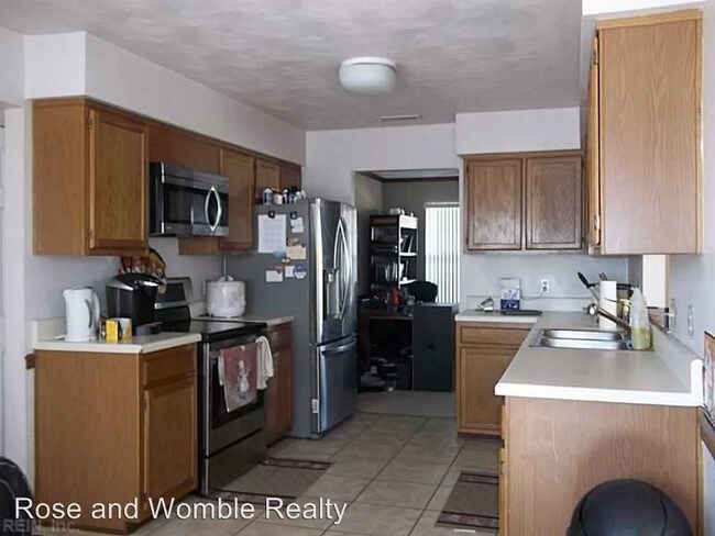 Building Photo - 743 Norcova Dr