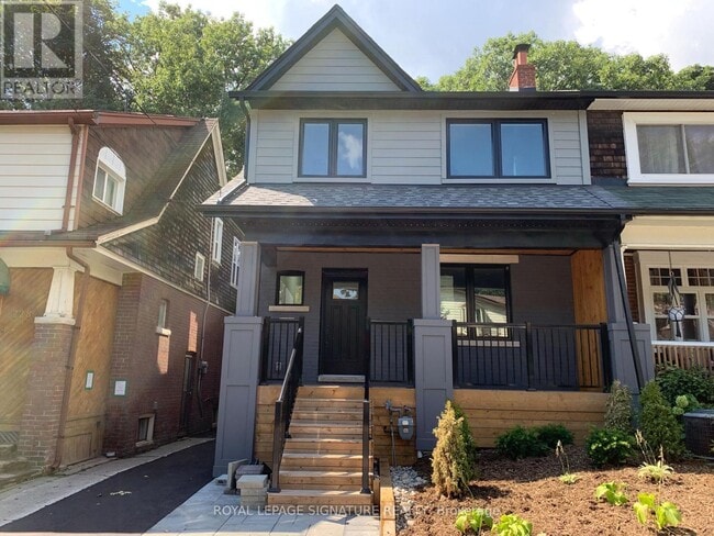 Building Photo - 230 Gainsborough Rd