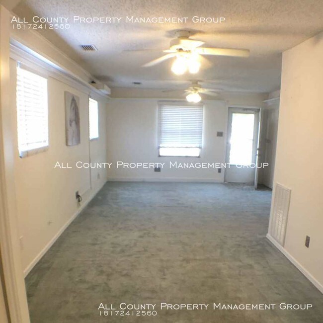 Building Photo - 328 W McLeroy Blvd