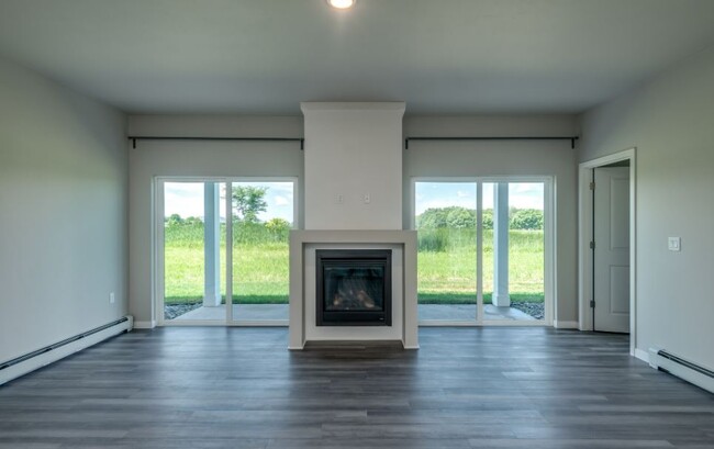 2501-G Fireplace - The Reserve Marinette