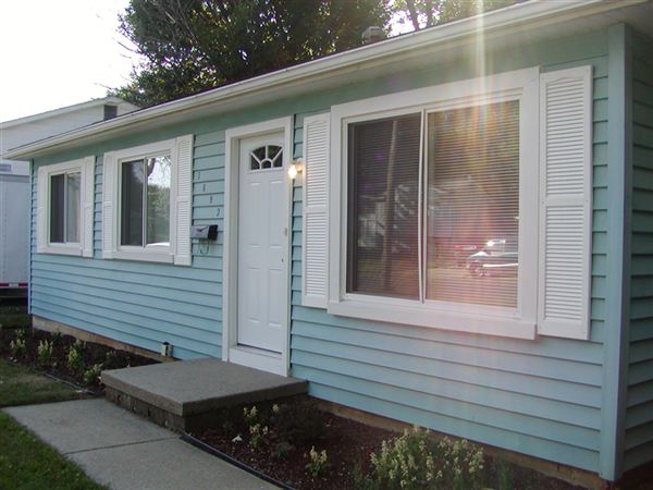 Building Photo - 1693 Conway Ave