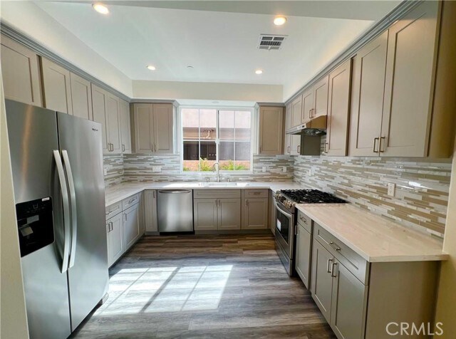 Foto del edificio - 328 E Live Oak St