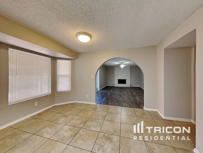 Building Photo - 4633 W Bluefield Avenue Glendale AZ