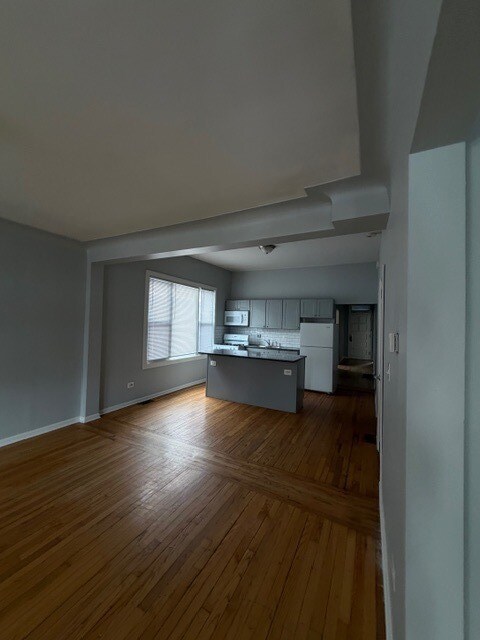 Building Photo - 3026 E 80th St