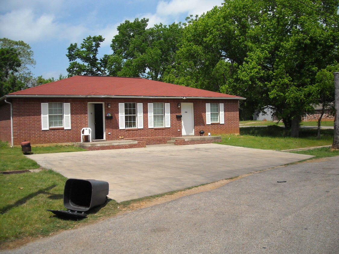 Primary Photo - Deaton Duplex