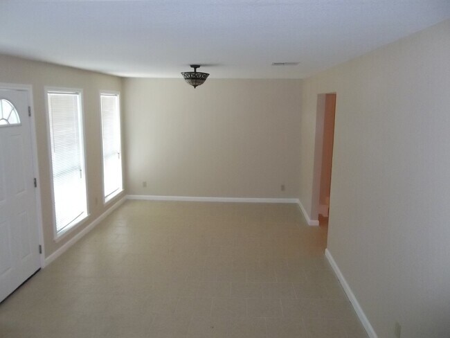 Foto del edificio - 3 BEDROOM, CLOSE TO SCOTT & WHITE