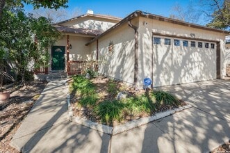 Building Photo - 9135 Jean Verte