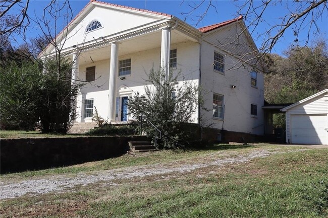Building Photo - 740 E Huntsville Rd