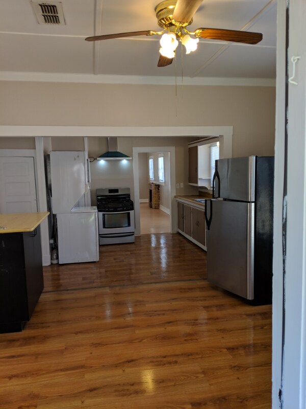 Primary Photo - 920 S Grand Ave