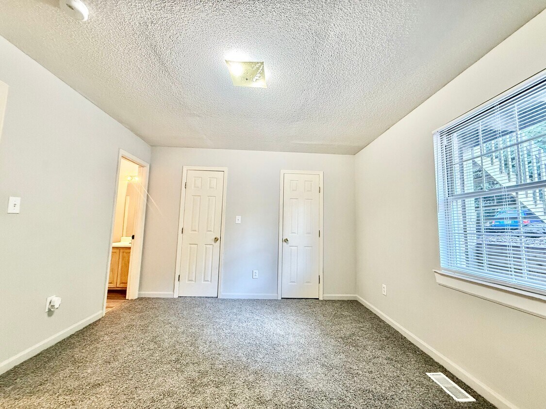 Foto del edificio - 2827 McKinley Rd