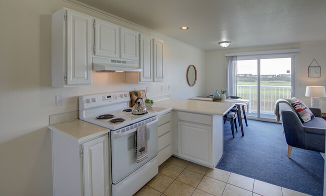 Kitchen - 605 Point Brown Ave NW