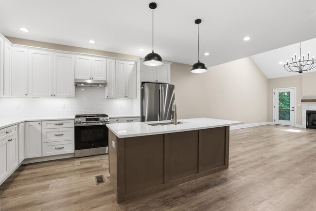 Building Photo - 238 Sugartree Ln