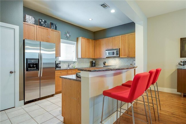 Foto del edificio - 4830 Cedar Springs Rd