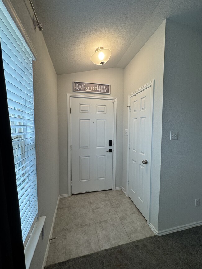Foto del edificio - 8506 Stonehollow