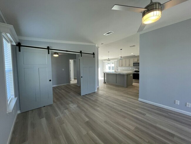 Foto del edificio - 4104 Guilder St