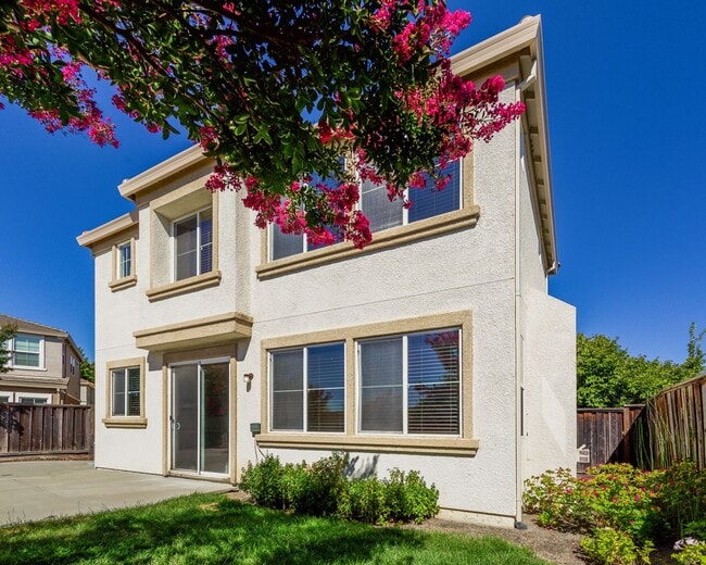 Foto del edificio - Beautiful 3 Bed/2.5 Bath 2- Story Home