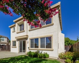 Building Photo - 5067 Bianco Cir