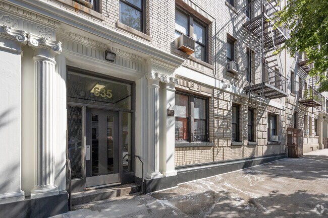 Building Photo - 635-637 W 170th St