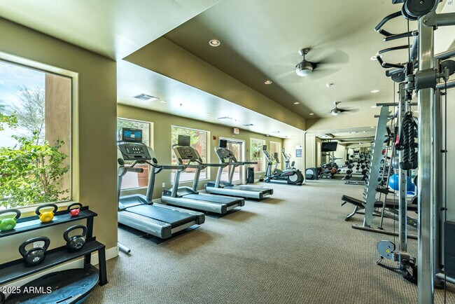 Foto del edificio - 945 E Playa Del Norte Dr