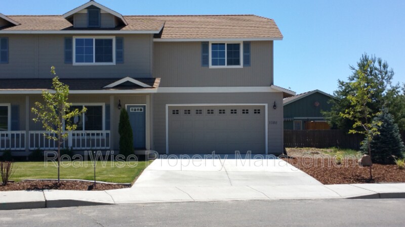 Primary Photo - 1080 NW Redwood Ave