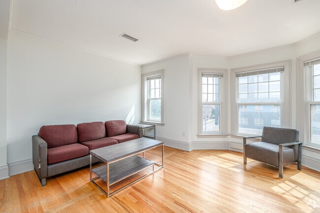 2BR, 1BA - 1,053SF - Living Room - Uncommon Apartments