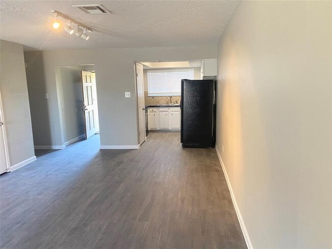 Building Photo - 6620 Westwick Dr