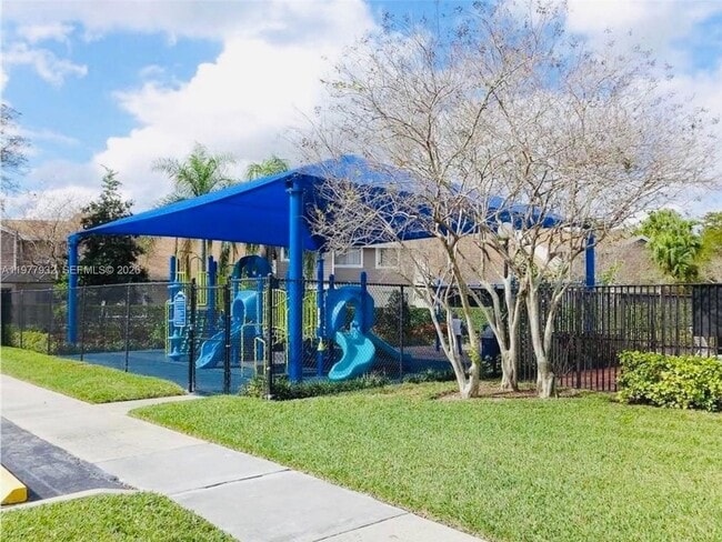 Foto del edificio - 614 Woodgate Cir