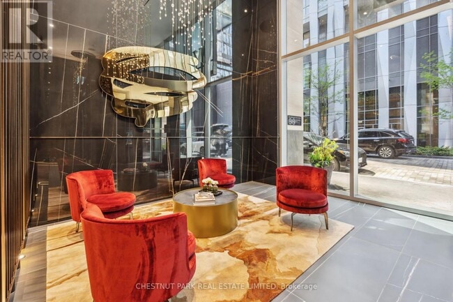 Photo du bâtiment - 11-4311 Yorkville Ave