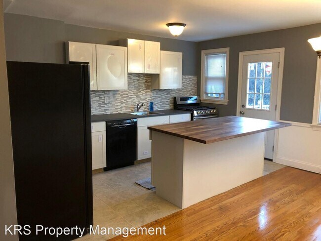Foto del edificio - 3 br, 1.5 bath House - 221 Ridge Avenue