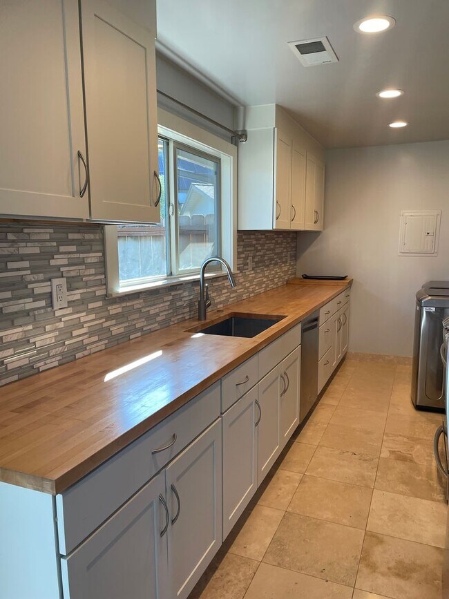 Foto del edificio - 1 Bedroom 1 Bathroom Single Level in Jacks...