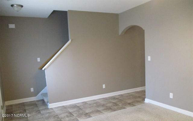 Building Photo - 127 Sunny Point Dr