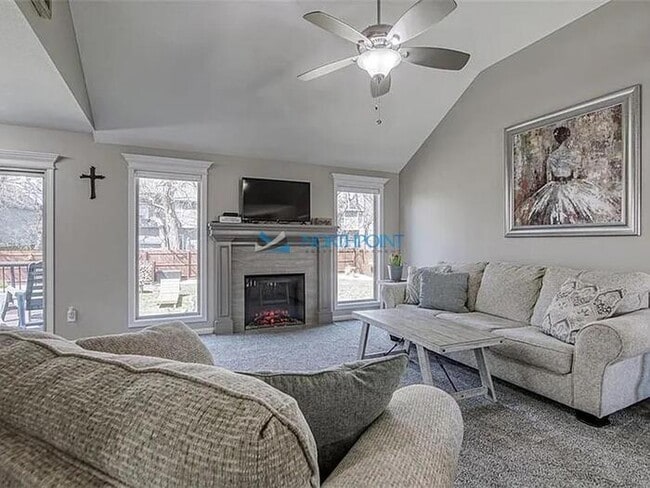 Building Photo - Gorgeous 4 bedroom, 3 bath home in Spring ...