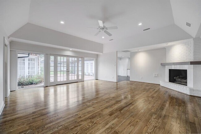 Building Photo - 6219 Cedar Creek Dr