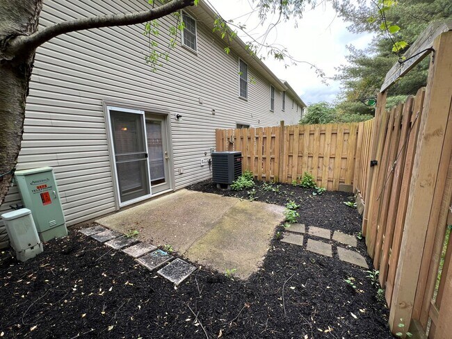 Foto del edificio - Beautiful 2 bedroom condo available July 2...