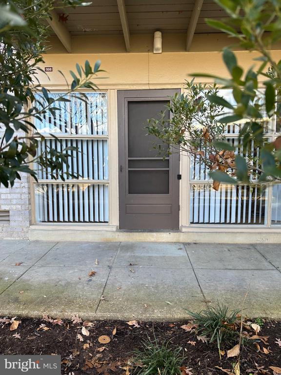 Foto del edificio - 4933 Americana Dr