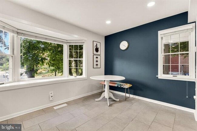 Building Photo - 10855 Lockwood Dr