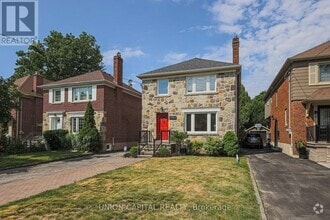 Building Photo - 1064 Royal York Rd