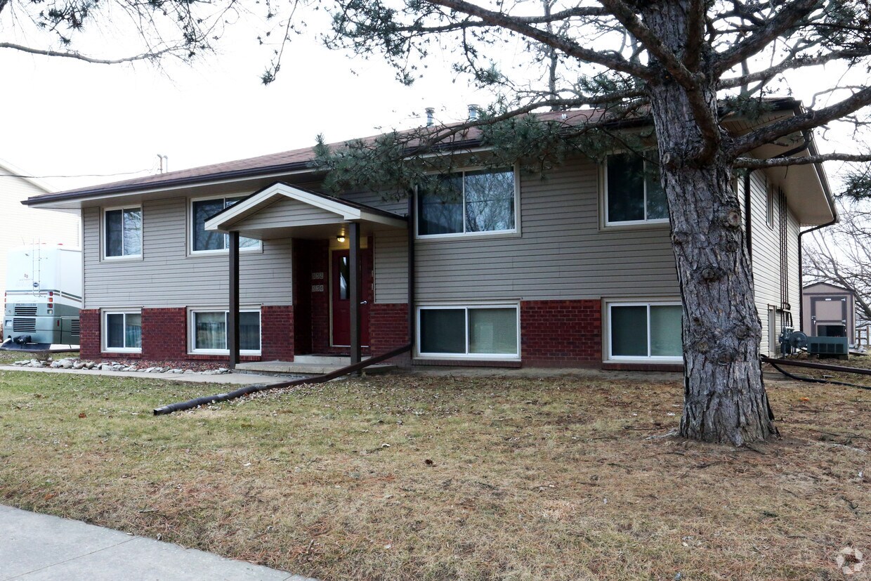 530 S 19th St, West Des Moines, IA 50265 530 S 19th St West Des