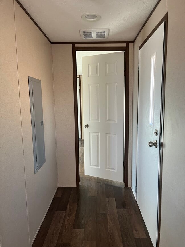 Foto del edificio - 211 Brookstone Vista Ln