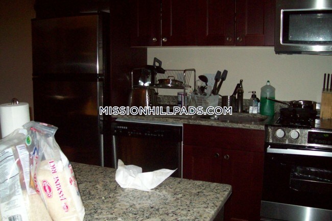 Foto del edificio - 107 Fisher Ave