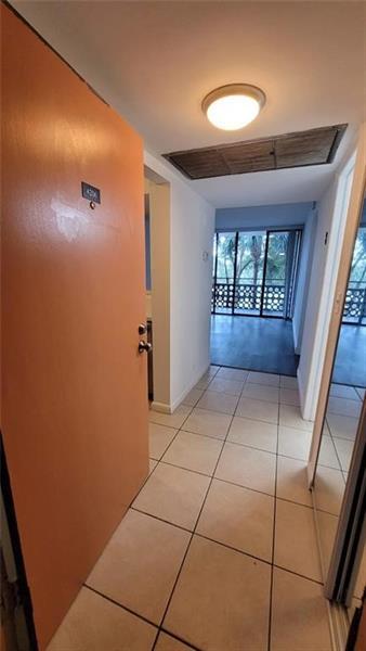 Foto del edificio - 4222 Inverrary Blvd