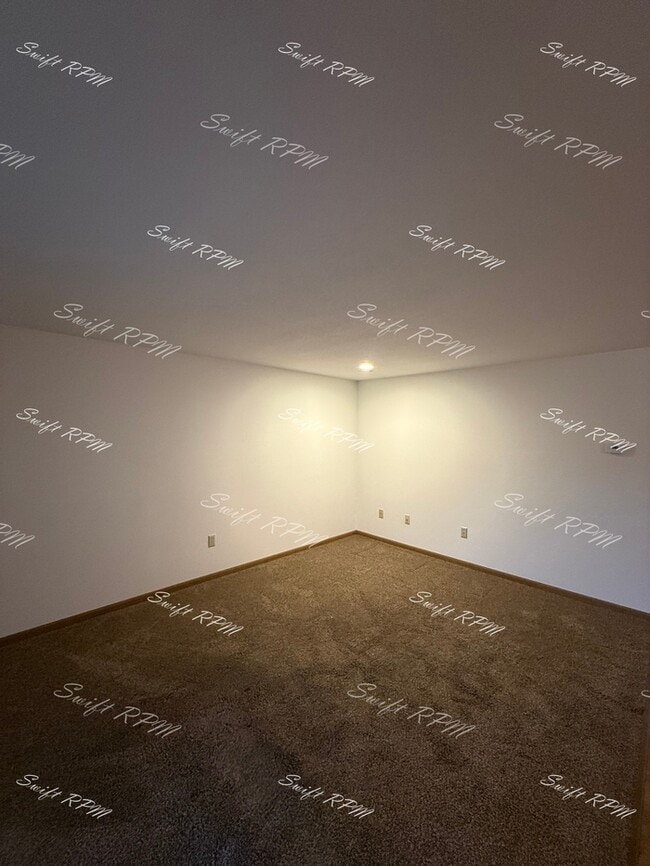 Building Photo - 706 W 25th St