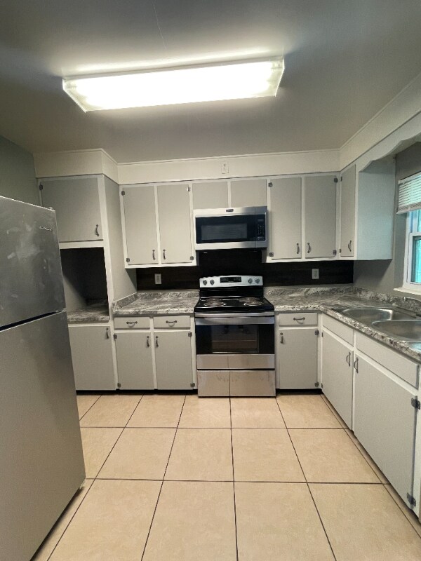 Building Photo - 127 W Palmetto Ave