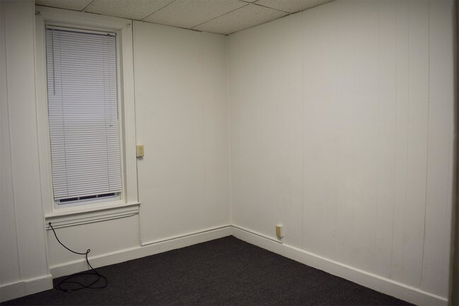 Foto del edificio - 1267 W Market St