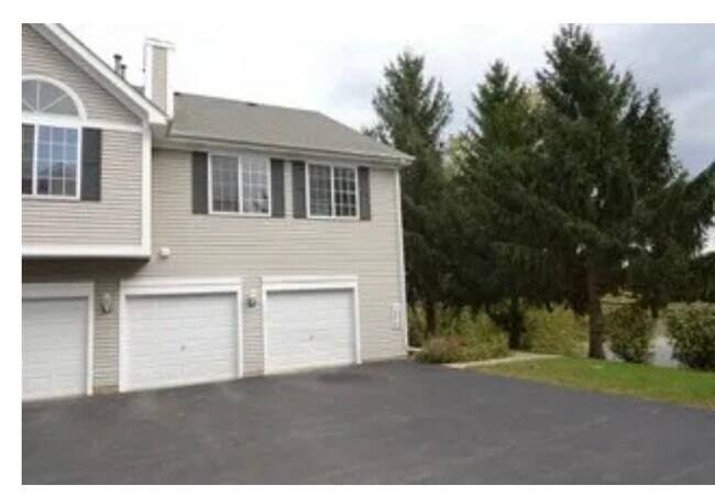 Building Photo - 1277 Sandhurst Ln