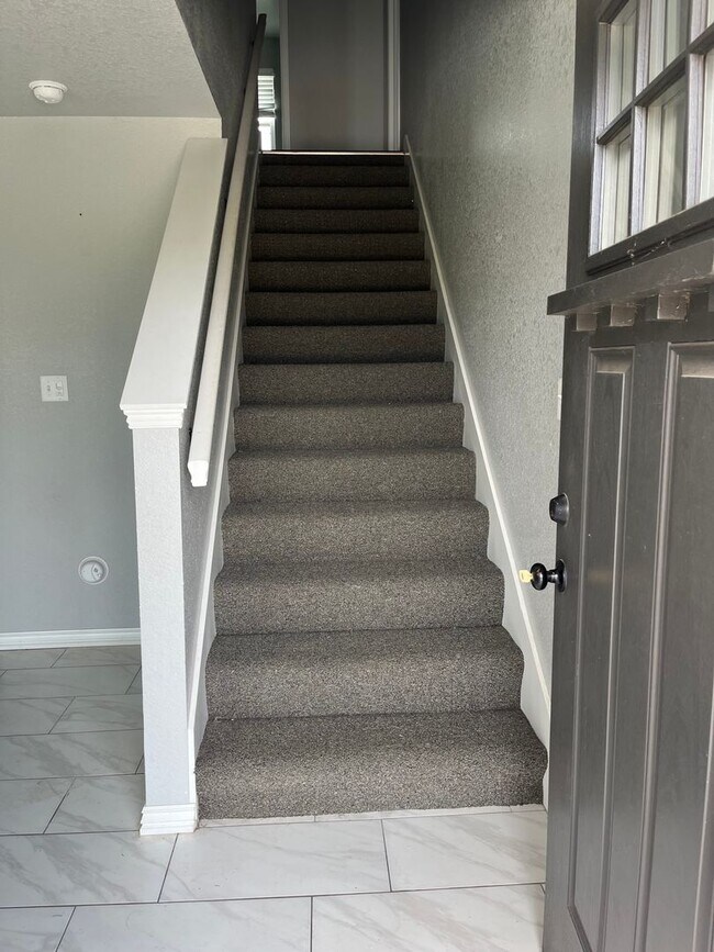 Foto del edificio - COX-NORTHRIDGE DRIVE TOWNHOMES