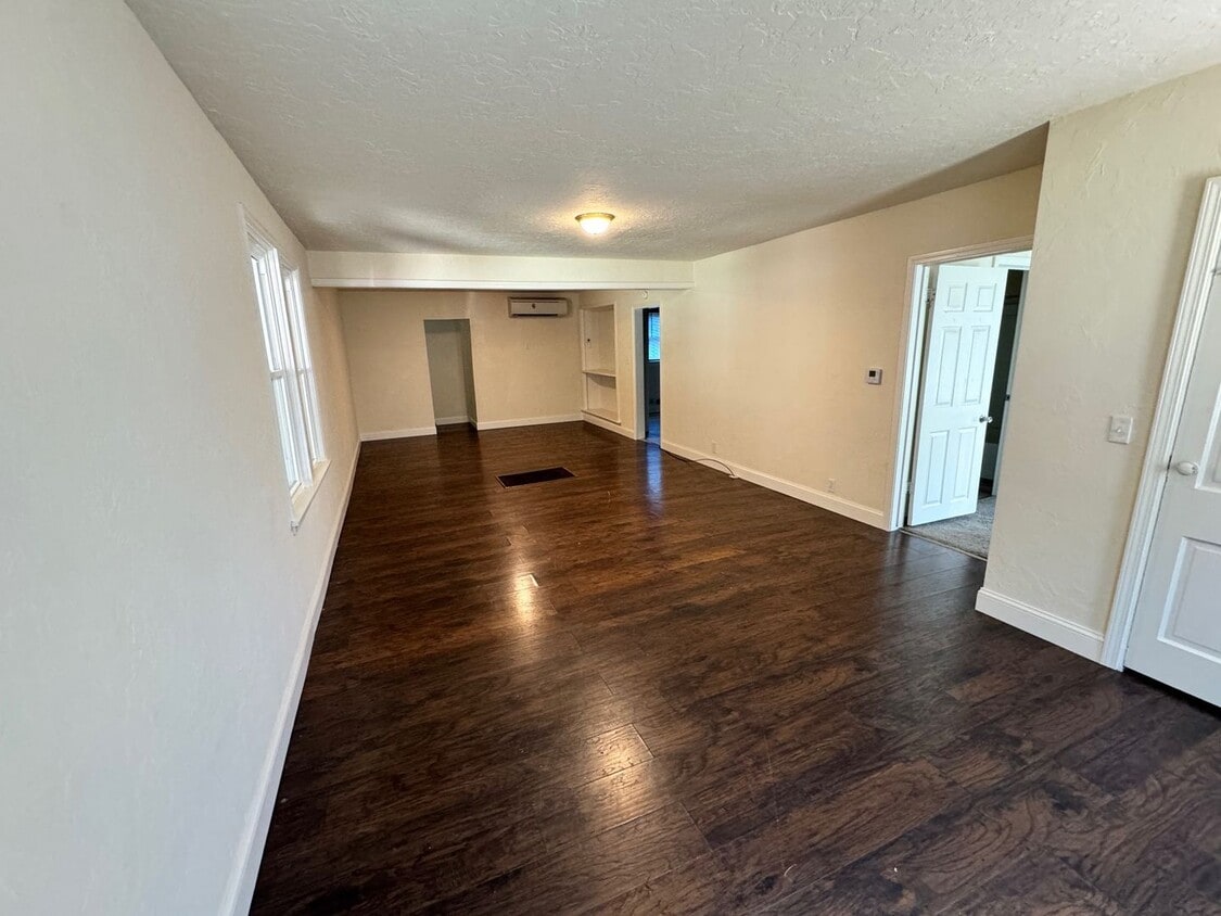 Primary Photo - 2 bed 1.5 house with garage storage